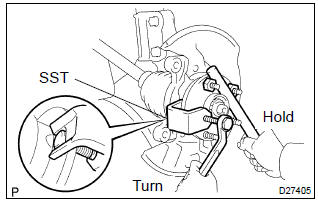Toyota Corolla. Remove front axle lh hub bolt