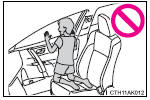 ■SRS airbag precautions