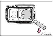 ■Use a CR2016 (vehicles without a smart key system) or CR2032 (vehicles with