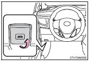 2 Pull up the auxiliary catch lever and lift the hood.