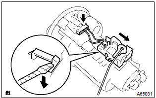 Toyota Corolla. Remove fuel sender gage assy