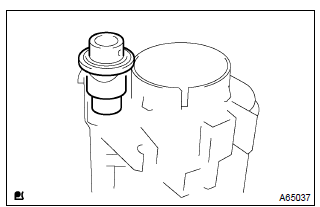 Toyota Corolla. Remove fuel pressure regulator assy