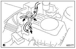 Toyota Corolla. Remove air cleaner assembly with hose