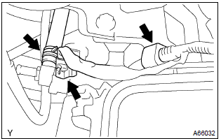 Toyota Corolla. Install air cleaner assembly with hose