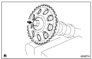 Toyota Corolla. Remove camshaft timing gear or sprocket