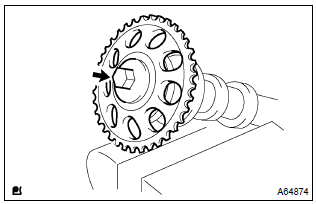 Toyota Corolla. Install camshaft timing gear or sprocket