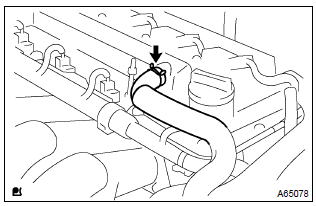 Toyota Corolla. Disconnect ventilation hose