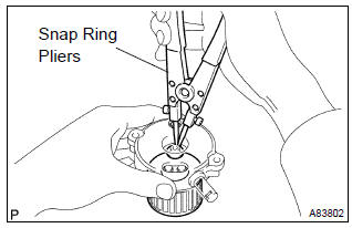 Toyota Corolla. Remove starter armature assy