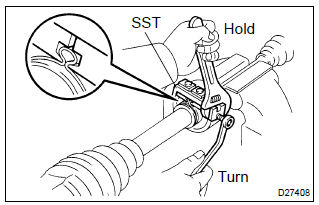 Toyota Corolla.  Install drive shaft damper (rh drive shaft)