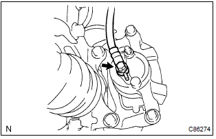 Toyota Corolla.  Install front disc brake cylinder sub–assy