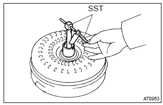 Toyota Corolla. Inspect torque converter clutch assy