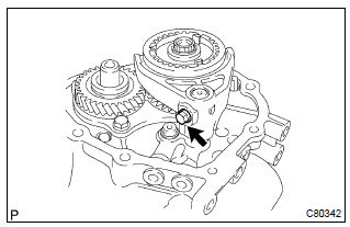 Toyota Corolla. Remove gear shift fork no.3