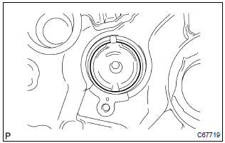 Toyota Corolla. Remove output shaft (mtm) cover