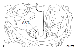 Toyota Corolla. Remove transmission case oil seal