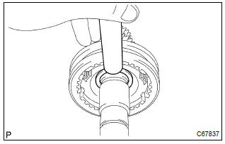 Toyota Corolla. Install transmission clutch hub 