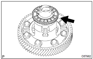 Toyota Corolla. Remove speedometer drive (mtm) gear