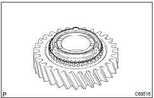 Toyota Corolla. Remove synchronizer ring no.1