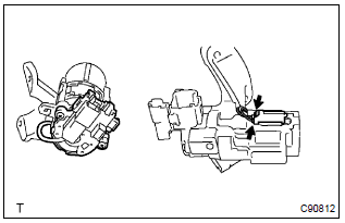 Toyota Corolla. Install un–lock warning switch assy