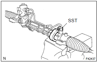 Toyota Corolla. Fix rack & pinion power steering gear assy