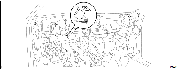 Toyota Corolla. Remove instrument panel reinforcement