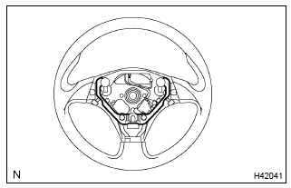 Toyota Corolla. Horn button assy