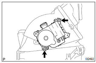 Toyota Corolla. Remove damper servo sub–assy