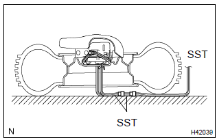 Toyota Corolla. Dispose of horn button assy