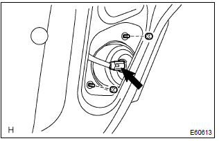 Toyota Corolla. Remove back up lamp assy lh