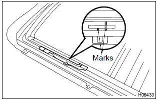 Toyota Corolla. Adjust sliding roof glass sub–assy