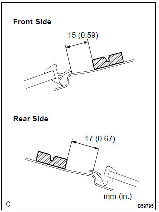 Toyota Corolla. Install roof drip side finish moulding clip