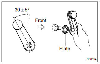 Toyota Corolla. Install rear door window regulator handle assy