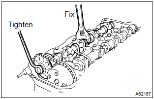 Toyota Corolla. Remove camshaft