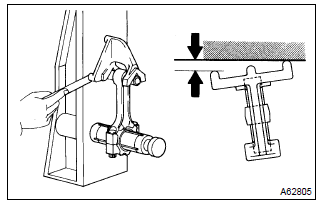 Toyota Corolla. Inspect connecting rod sub–assy